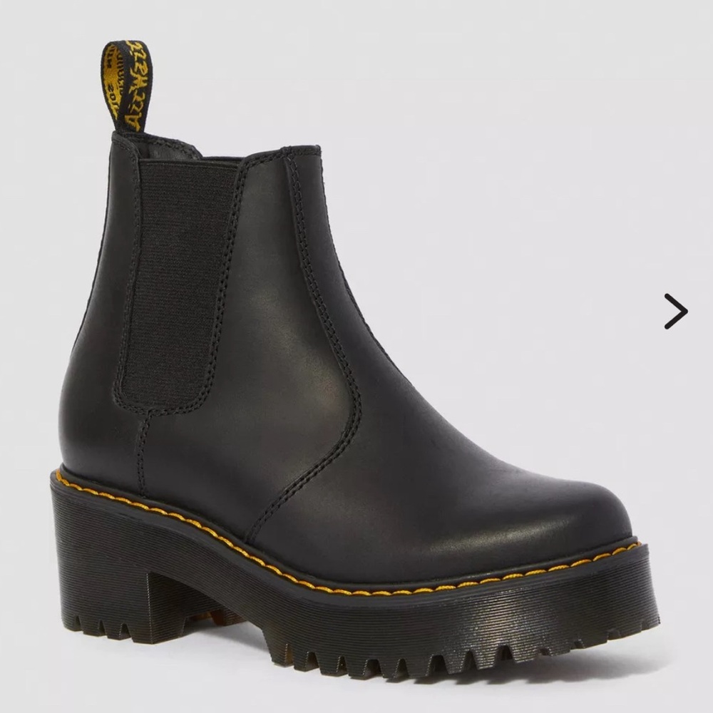 ROMETTY WYOMING LEATHER PLATFORM CHELSEA BOOTS